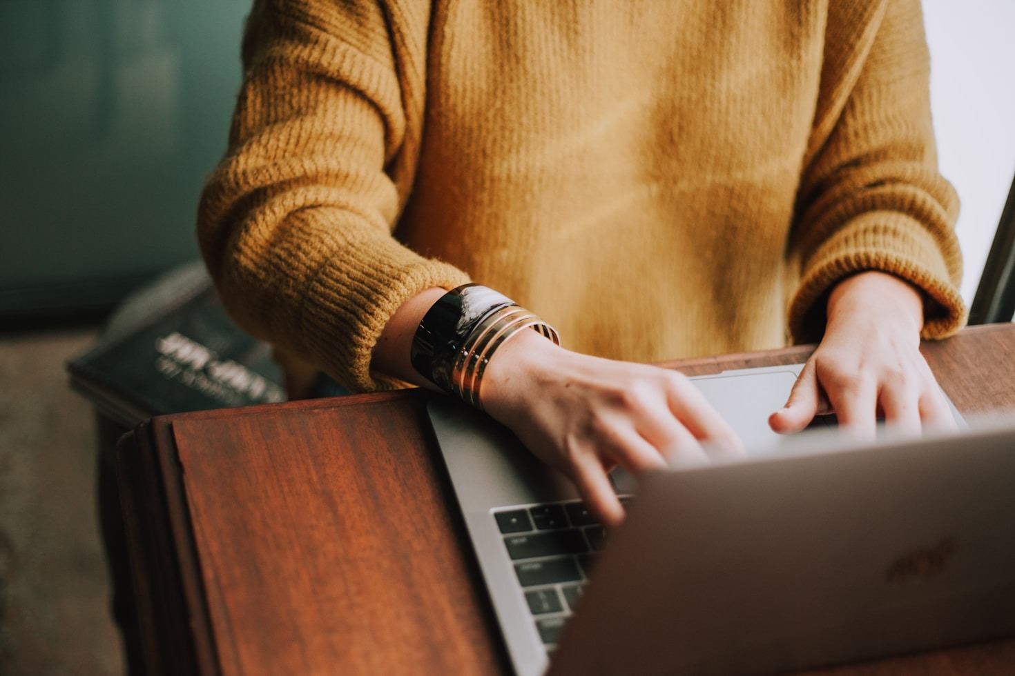 Innovative Ways AI Enhances Businesses